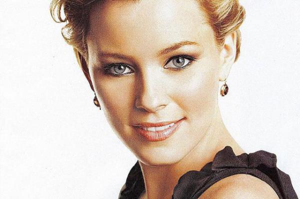 Elizabeth Banks - The Hunger Games