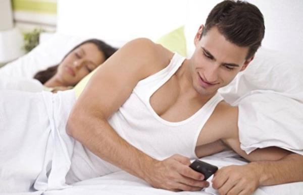 Genel olarak partnerlerin baka bir konu ya da dnce zerine odakland, eitli sebeplerden dolay ayr oka zaman geirdii dnemlerde karlalan bir durum.