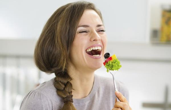 lk blm nce ye ve biraz ara ver, aradan geen srede, tok olduunu ve dier kalan yemei istemediini greceksin.