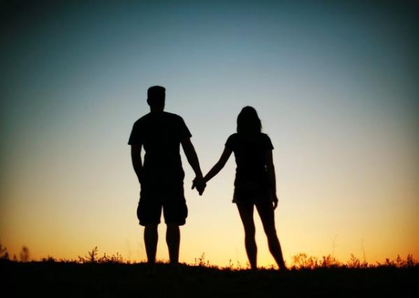 htiya duyduktan anlarda onlar yalnz brakmayan ve desteini esirgemeyen kadnlar erkekler iin vazgeilmezdir.