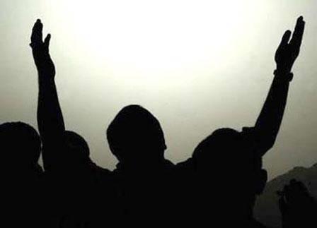 <b>26. Gnn Duas:</b> "Allahummec'al sa'y fhi mekran ve zenb fhi mafran ve amel fhi magblen ve ayb fhi mestra, ya esme'as-samin." Anlam: Allah'm! Bu gnde abam mkfatlandr; gnahm bala; amelimi kabul buyur ve gzm ?gnahlara- kapa; ey duyanlarn en iyi duyan!