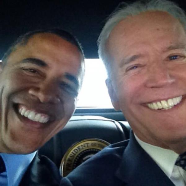 Joe Biden'n Bakan Obama ile ektii ilk sefie