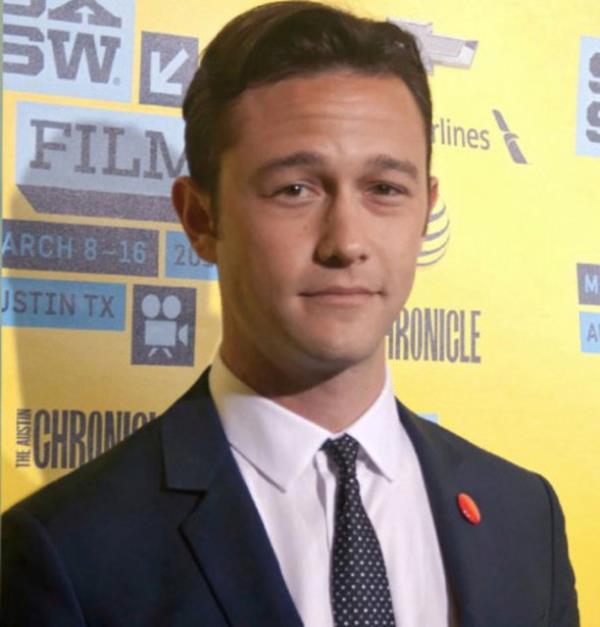 Ama baz ocuk oyuncular gemite oynadklar filmlerle o kadar gz nnde olmasalarda imdilerde birer yldzlar. te gemiin ocuk oyuncular bugnn yldzlar... ilk filmi 1992 ylnda ekilen Bizi ayran nehir