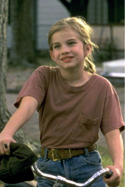 <br>Anna Chlumsky</br>  Kariyerine 11 yandayken 'Kz Arkadam' filmiyle balad.