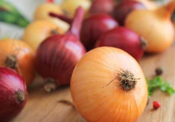 <br><b>4-Soan ve sarmsak doal antibiyotik: </b></br>  Soframzdan eksik edilmemesi gereken doal bir antibiyotik de soan ve sarmsak.