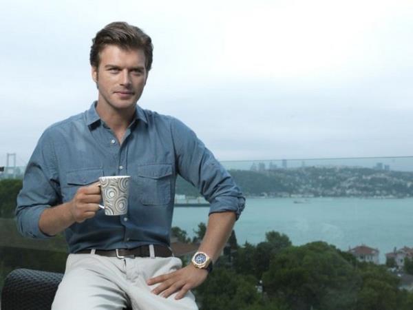 Kvan Tatltu: Oyuncu Kvan Tatltu'un 1970 model Corvette'i var.