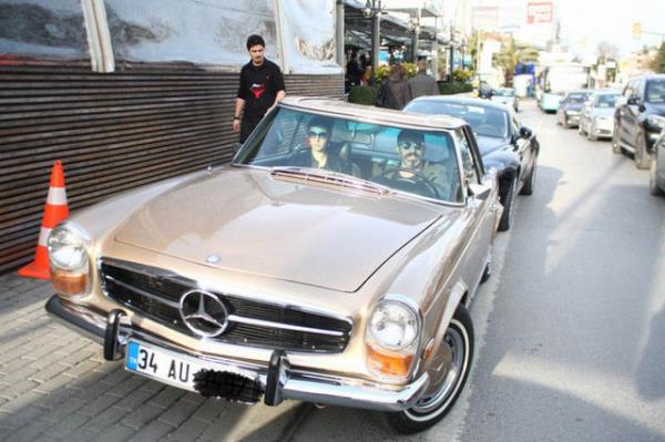 Klasik otomobil tutkunu tek nl isim Cem Ylmaz deil.