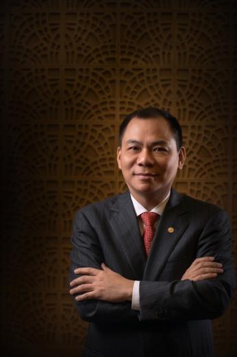 Pham Nhat Vuong:     1.5 milyar dolar