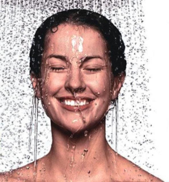 Suyun scaklndaki ani deiiklikler vcudunuzda ok etkisi yaratacak ve sizi uyararak stres hissinin azalmasna sebep olacaktr.