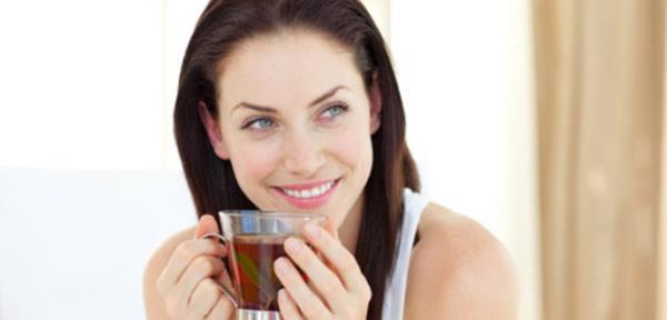 Eer gne scak bir iecekle balamay tercih ediyorsanz kahve yerine ay imeyi deneyin.