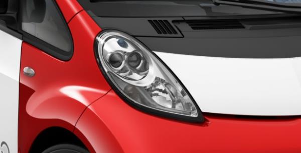 Bataryann tam dolum creti ise sudan ucu330 voltluk toprakl prizde hzl arjla otomobilin lityum iyon bataryalarnn yzde 80?i yarm saatte doldurulabiliyor.