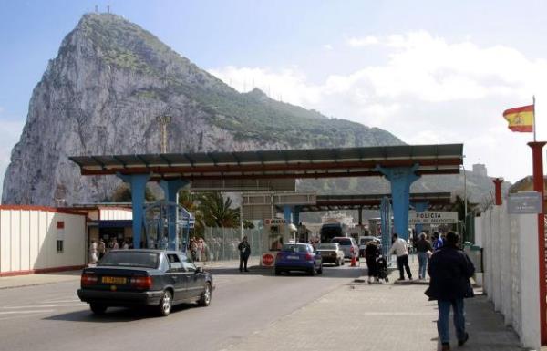 <br><b>ngiltere ve spanya</b></br>  ngiltere'nin denizar topraklarndan Gibraltar(Cebelitark) ile spanya arasndaki snr