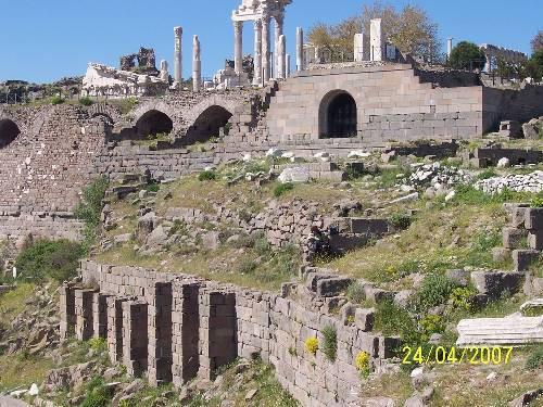 Bergama Nfusu: 100.082 Bal olduu il: zmir