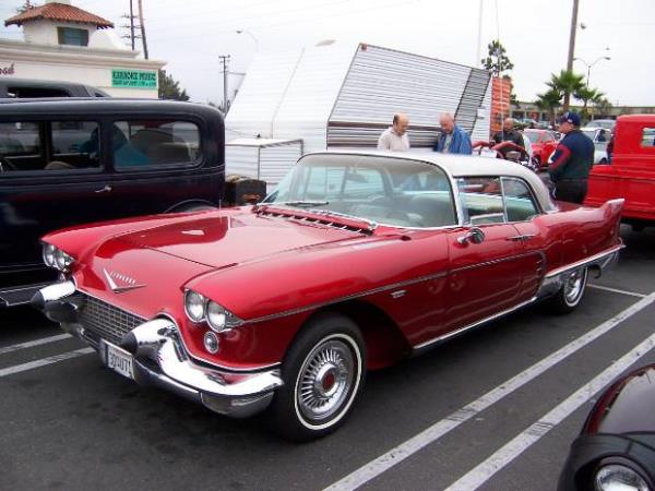 Cadillac Eldorado 60'larn simge otomobillerindendi.