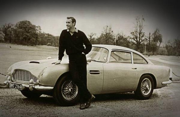 Belki en hzl Aston Martin deil ama Sean Connery'li James Bond gnlerinden Auston Martin DB5 en  seksisi olmay hak ediyor.