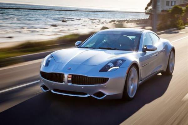 Efsane tasarmc Fisker'n ticari baarya ulaamam Fisker Automotive irketinden kan  etkileyici Karma modeli.