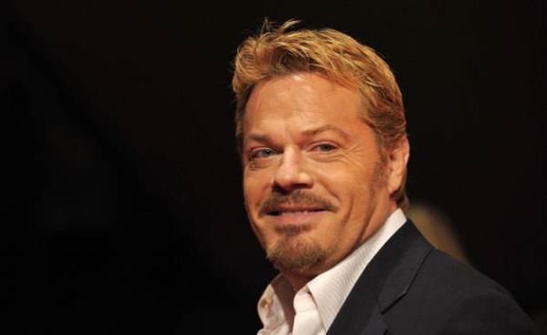 Pozitif etkisi Eddie Izzard: %18