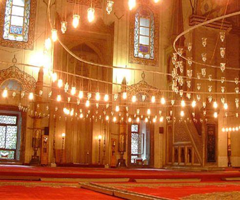 te Efendimiz'in bu mstecab dualarndan bir rnek; Hz. Enes (ra) anlatyor: "nsanlar ktla maruz kaldlar. Resulullah (s.a.s) bir Cuma gn hutbe verirken bir bedevi kalkp: 'Ey Allah'n Resul! Malmz helak oldu, nicedir yamur yamyor.