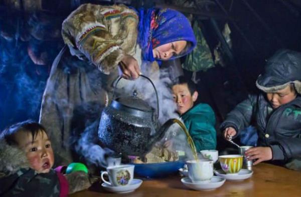 Yamal Yarmadas'nda ay vakti