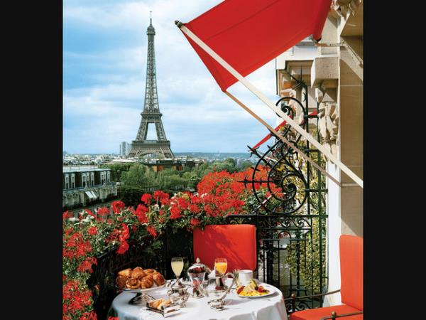 <b>Eiffel Suite Classic, Hotel Plaza Athenee - Paris, Fransa</b>