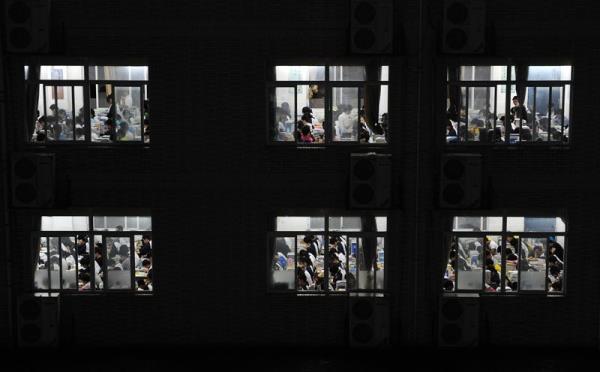 renciler gece ders alyorlar. (Hefel, Anhui eyaleti)