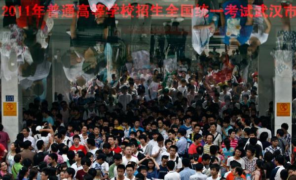 Snavn ilk gn bittikten sonra adaylar dar kyor.