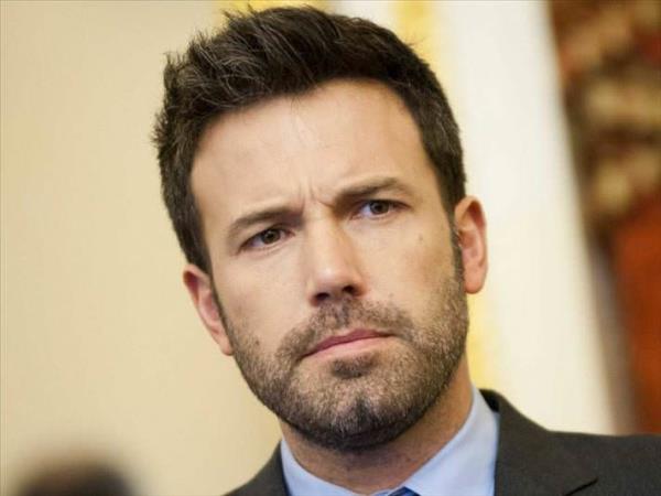 Ben Affleck Sinema tarihi boyunca sper kahraman filmleri seyircinin ilgisini en ok eken yapmlardan olmutur. Sper kahraman filmlerinin says oaldka oyuncularda birden ok kahraman oynamaya balad. ki farkl filmlerde farkl sper kahraman oynayan oyuncular...