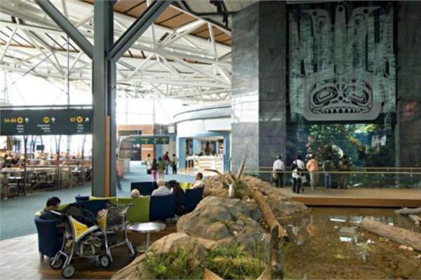 <br><b>7. Vancouver International Airport</b></br>  Kanada'nn ikinci en youn havaliman olan Vancouver International Airport'da iki byk akvaryum yer alyor.