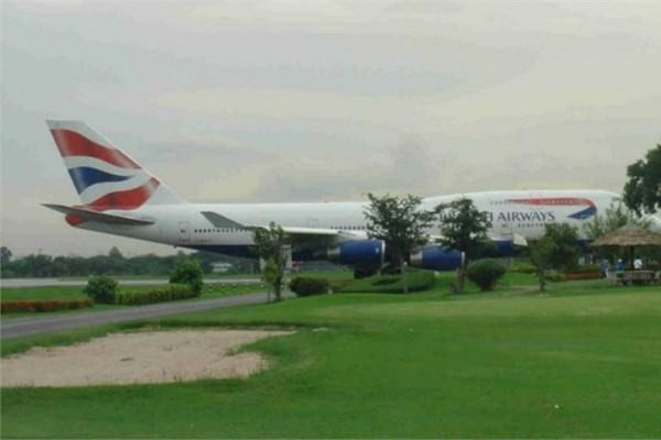 <br><b>4. Don Mueang International Airport</b></br>  Bu havaliman Tayland'da golf sahalarnn ortasnda yer alyor.