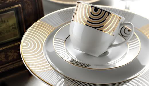 Porselen gibi kararan eyalarnz varsa limonlu karbonat ile ovun. Rengi alacaktr.