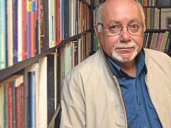 <p><b>UNUTULMAK STEMEZLER</b><br>  Doan Yurdakul / Abi kitabnn yazar</p></b><br>  Szn ettiiniz kiilerin sosyal medyay kullanmalarn bir tr adlarn anmsatma olarak deerlendiriyorum. Kullanlan jargon ise eski kabadaylarn jargonundan ok kutuplatrlmaya alldmz gnmzde devlet adamlarnn bile kulland nefret jargonuna benziyor. Yeralt dnyas mensubu denilen kiiler her dnemde isimlerinin duyulmasna, unutturulmamaya eitli yollarla gayret ettiler.