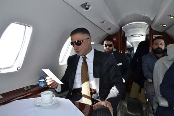 <p><b>SEDAT PEKER</b><br>  <b>BR UMUTTUR YAAMAK</b></p>  <b>Takipi says: Facebook&#8217;ta resmi hesapta: 853 bin 551, adna alm hesaplarda 491 bin 65, Instagram: 38 bin, Twitter 72 bin 507 </b></p>