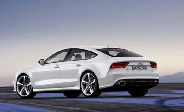 Otomobildeki quattro drt eker sistemi, yol tutu ve sr gvenlii konusunda bu gl be kapl coupe'ye nemli bir avantaj salyor. Tam merkezinde yeni gelitirilen yksek kilitleme oranna sahip merkezi diferansiyel yer alyor. Bu, gerekli olduu durumlarda gc byk bir esneklikle datyor. Standart konfigrasyonda gcn yzde 40' n, yzde 60' da arka aksa ynlendiriliyor. Tork ynlendirme, diferansiyelin almasn destekliyor. Audi ayrca, gc tekerlekler arasnda aktif olarak datan arka aks iin opsiyonel spor diferansiyel de sunuyor.