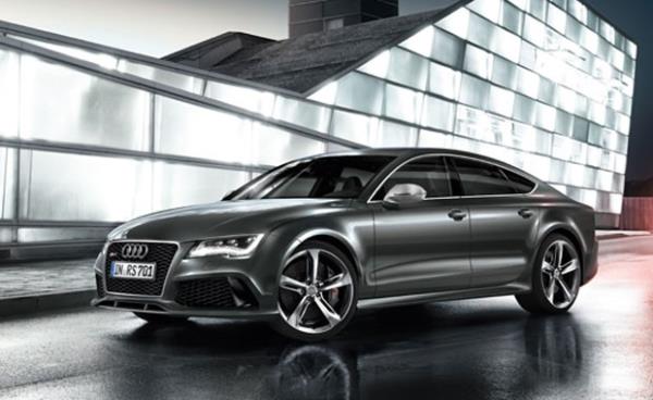 Entegre snmlendirme ayar yol koullar, sr stili ve Audi drive select'te seilen moda gre deiebiliyor. Bu sistem srcnn direksiyon hakimiyeti, motor ynetimi, tiptronik ve istee bal spor diferansiyel gibi ana bileenlerin ilevini "konfor", "otomatik", "dinamik" ve "zel ayarlar" seeneklerine gre ayarlamasn salyor.