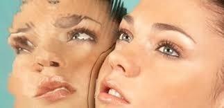 Halk arasnda yz felci olan bir hastaya genellikle sakz inemesi nerilir. Oysa bu rahatszlkta yzn mimik kaslar etkilenir, ineme kaslar salamdr. Yani sakz ineyerek ineme kaslarmzn egzersizini yapm oluyoruz. Dolaysyla yz felcinde sakz inemenin bir anlam yoktur. Ayrca yz felci nadir de olsa tekrar edebilir. Bu oran yaklak olarak yzde 5 ile10 civarndadr. Tabi bu durumun oluabilmesi iin altta yatan baka bir hastalk veya risk faktrnn olup olmad tespit edilmelidir.