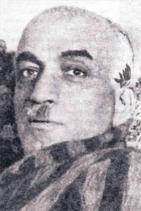 <br><b>FKR YAKALAMAK</b></br>  <br>ahabettin Sleyman, bir gn Ahmet Haim'e:</br>  - gnden beri zihnimde nemli bir fikir saklyorum, dediinde, Ahmet Haim, onun fikir retmedeki ksrln ima ederek yle demi: