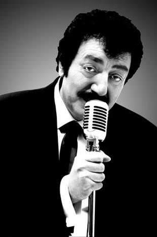 Muhabir: "Mslm bey, Hakan Tayan iin arabeskin yeni peygamberi diyorlar. Ne diyorsunuz?"