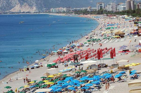 <br>Muhafazakar insanlarn uradklar, tellerle evrili bir plaja bikini ile girmek isteyen bir bayan, plajn giriinde bekleyen grevli durdurur ve yle der:</br>  Beki: Hanmefendi bu plaja 2 paral mayo ile girmek yasaktir!!!  <br>Kadn: Peki o zaman hangisini karaym?</br>  Beki cevap veremez...