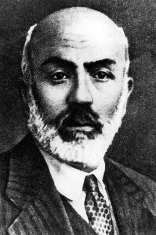 - "Salih Efendi iki trl mana ksn diye byle yazdk efendim" cevabn verince,  <br>Akif dayanamaz ve: Hayret dorusu, der. Biz birini bile kartamadk da.</br>