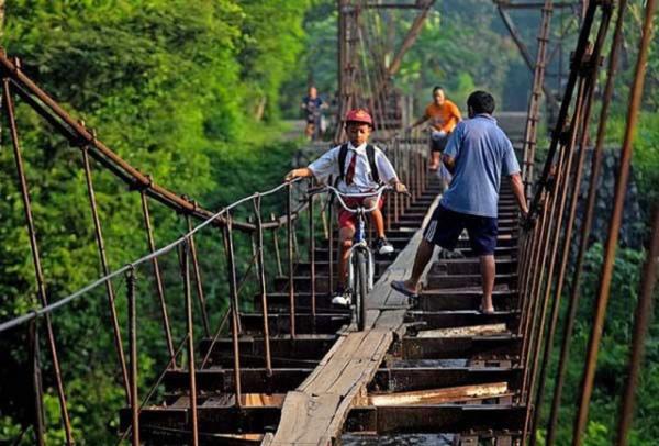Onlarca metre ykseklikte...