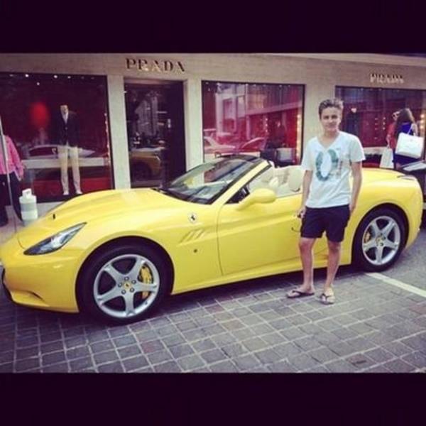 te yeni arabam #Ferrari