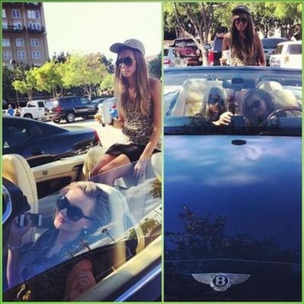 Sadece kzlar #Starbucks. Bentley ile ok marz