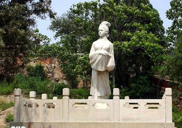 23. Duvarla ilgili olarak anlatlan birok efsane vardr.