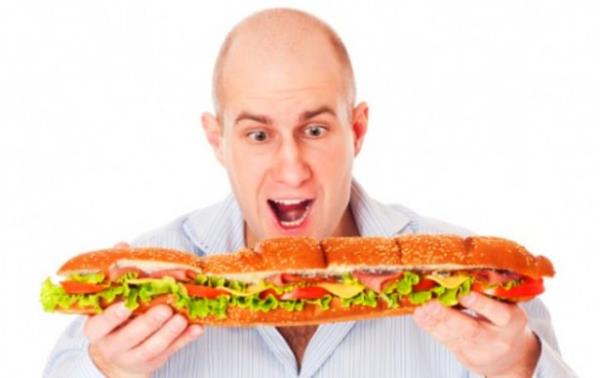 <p><b>9. Sadece su ierek ka gn a kalnabilir?</b></p>  <br><b>56 Gn</b></br>  <p>Vcut arlnzn yzde 30'unu kaybedin, her an lebilirsiniz, ama alktan nce olaslkla bir hastalk yznden. </p>  Dnyada doktorlar bir insann a kalarak ama su ierek 56 gne kadar yaayabildikleri konusunda hem fikir. Vcudumuzdaki ya miktar, metabolizma hz, hava scakl ve kararllk bu srede en belirleyici etkenler.