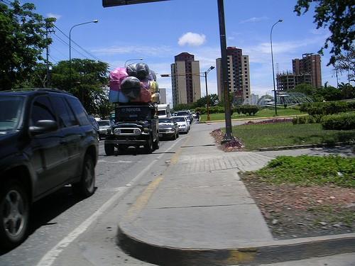 9. Barquisimeto, Venezuela   Bir milyonu akn nfusa sahip olan Barquisimeto, nerdeyse hergn yeni bir cinayete sahne oluyor. Aslnda bu ehir bulunduu eyaletin bakenti ve ierisinde birok niversite de bulunuyor. evresindeki kentlere gre yksek eitim seviyesine de sahip. nceleri turistlerin bir urak yeri olmasna ramen uan turistlerin kat bir yer.