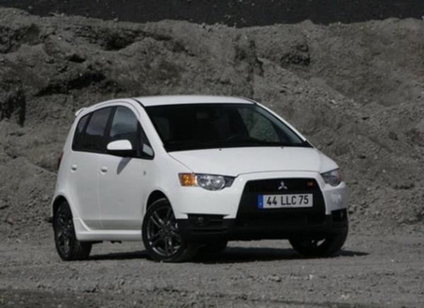 [B Segmenti HB Benzinli Manuel] Mitsubishi Colt 1.3 100 Km'de 5.0lt yakt tketiyor.