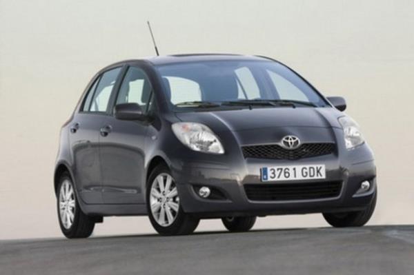 Toyota Yaris 1.0 100 Km'de 5.1lt yakt tketiyor.