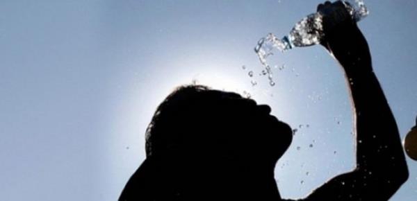 Oru yaza denk gelip uzun saatler tutulunca, sorular da artyor. Gn uzun, hava da scak olunca oru cildi nasl etkiler? <p>Oru, ayn zamanda cilde canllk veren bir detoks mudur?</p>