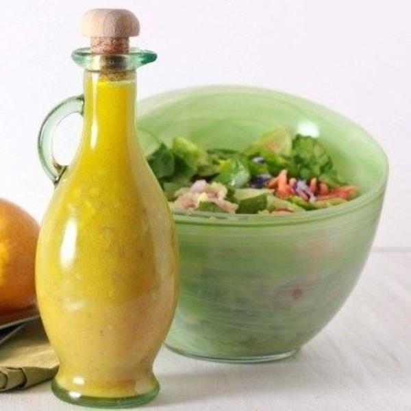 Bu nde salata yedim diyerek kendinizi kandrmayn. Eer iinde ya dolu soslar yklyse, o yediiniz salata diyetten saylmaz. ine koyulan her malzemenin farknda olmalsnz.