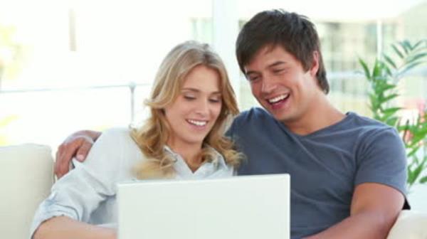 Konutuunuz kelimelerin daima tersini iddia eden kiiler